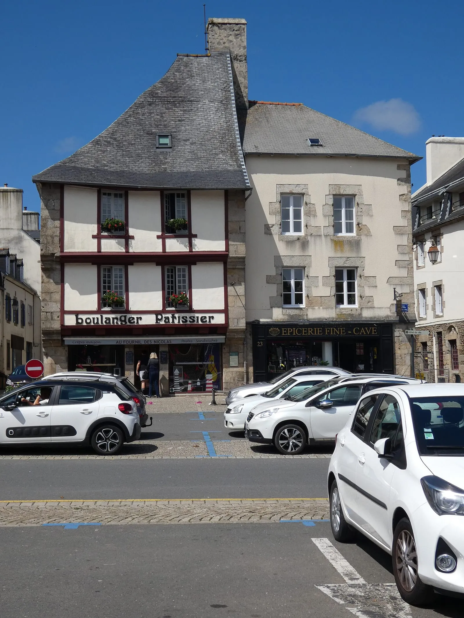 La place du Général Le Flô, à Lesneven