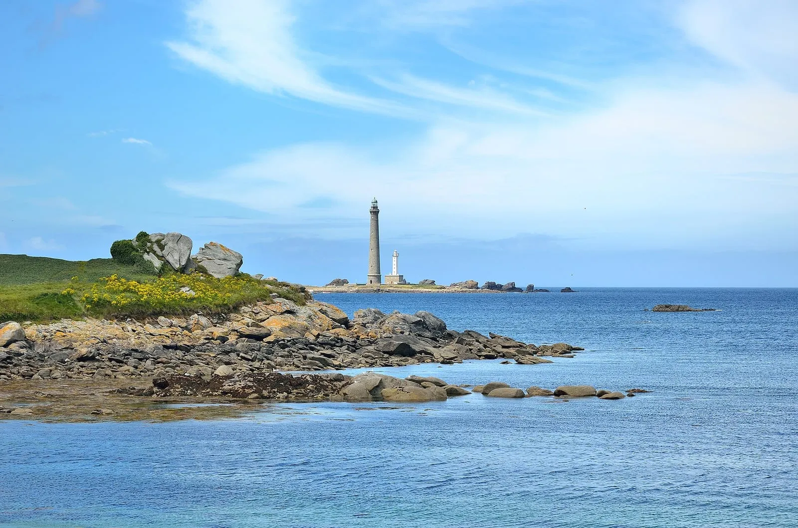 Le phare de l'île Vierge, au large de Plouguerneau dans le Finistère